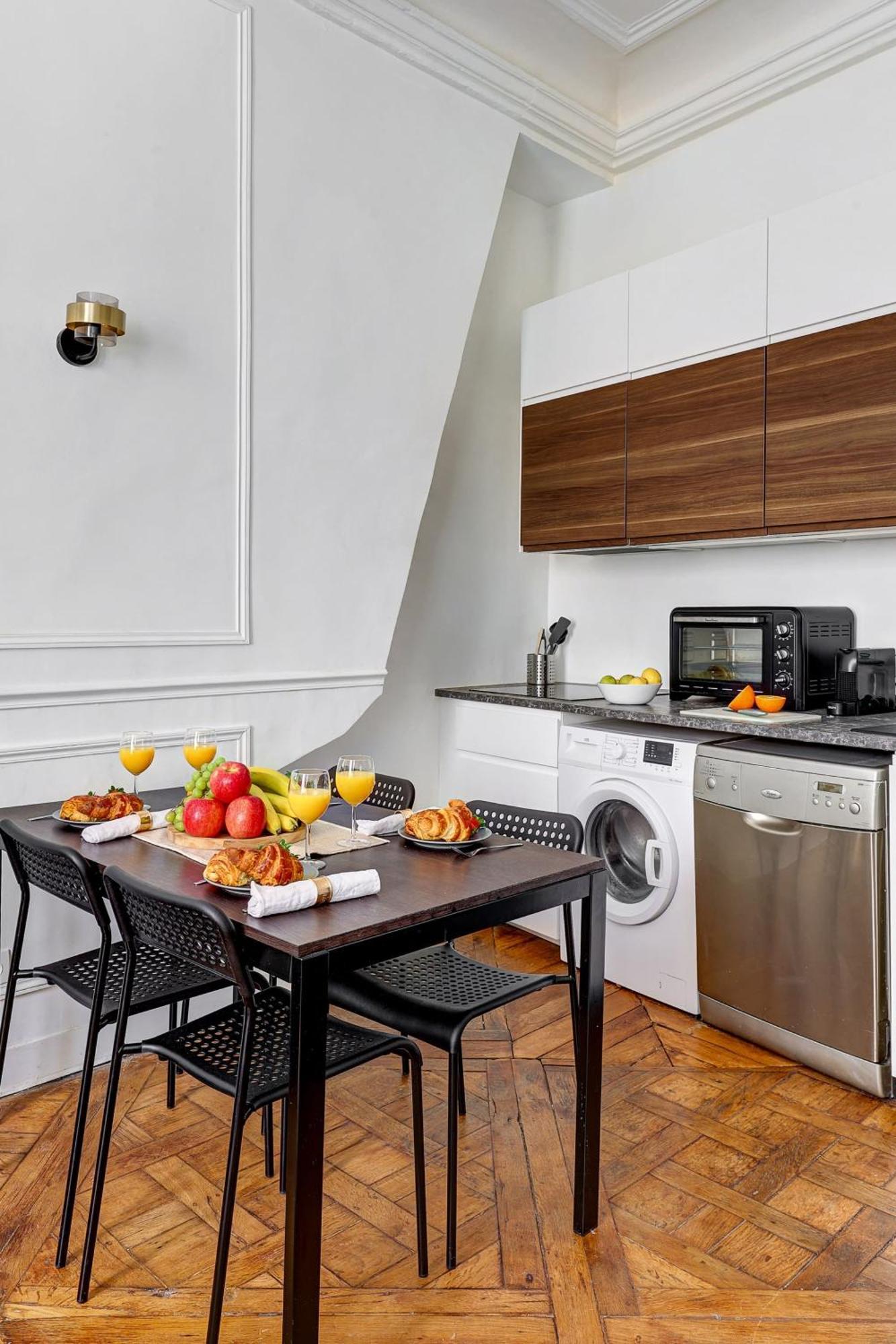 Eiffel Tower & Invalides - 1Br - Cityapartmentstay Paris Eksteriør billede